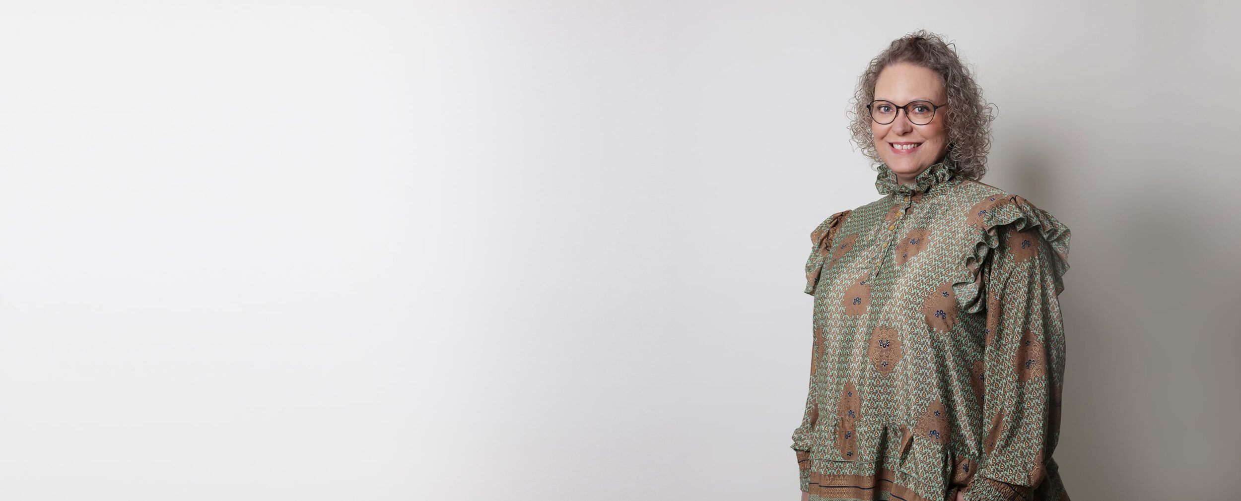 Maibritt Holst Nielsen, advokatsekretær, banner